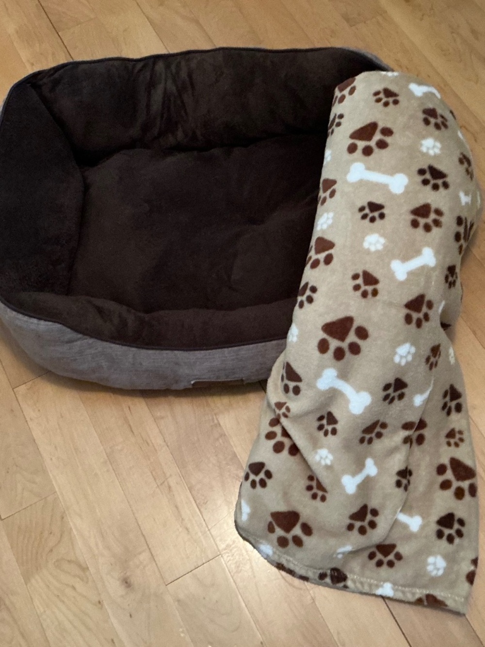 American Kennel Club Dog Bed and Matching Blanket